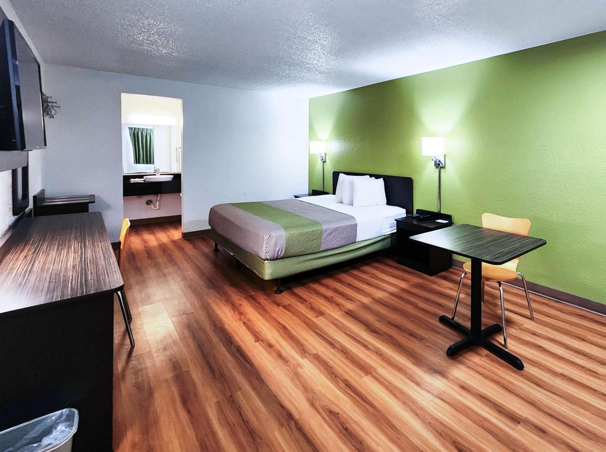 6-baytown, Tx - Baytown East Hotel 3*