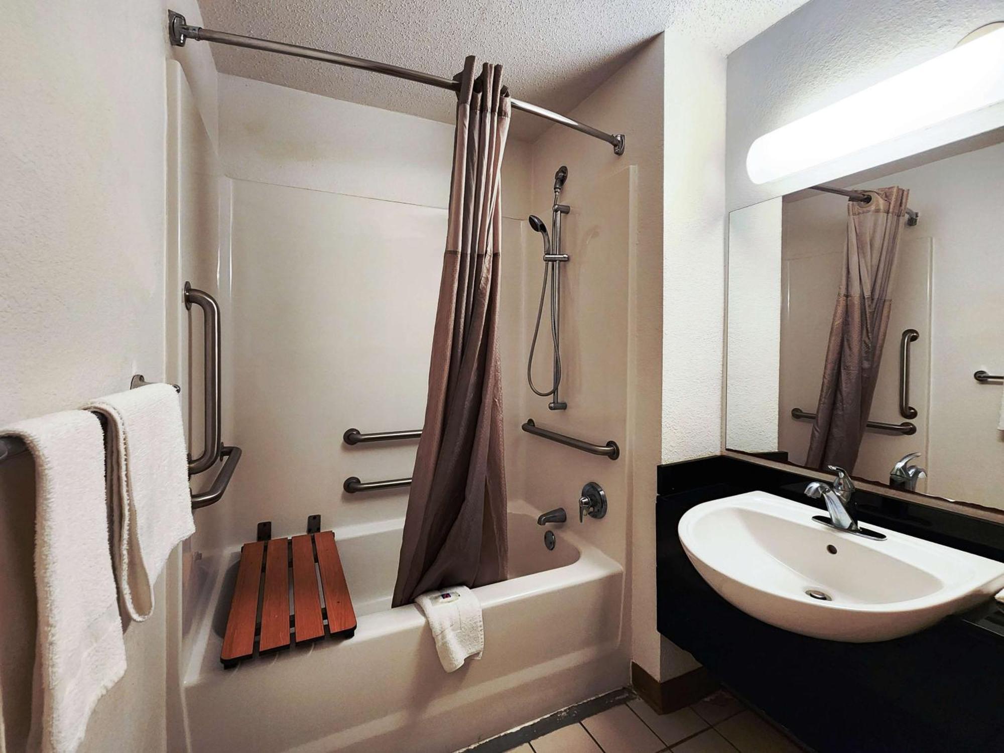 6-baytown, Tx - Baytown East Hotel