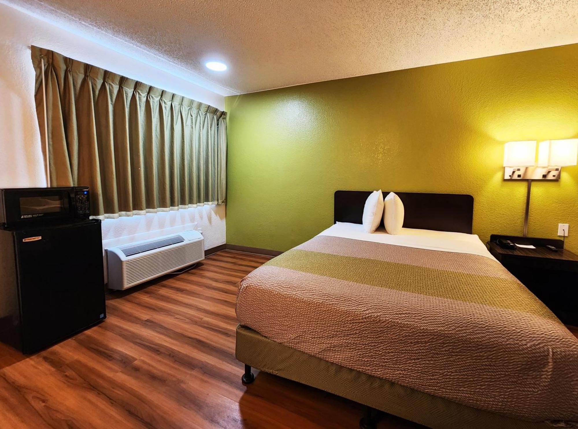 Hotel 6-baytown, Tx - Baytown East Mont Belvieu
