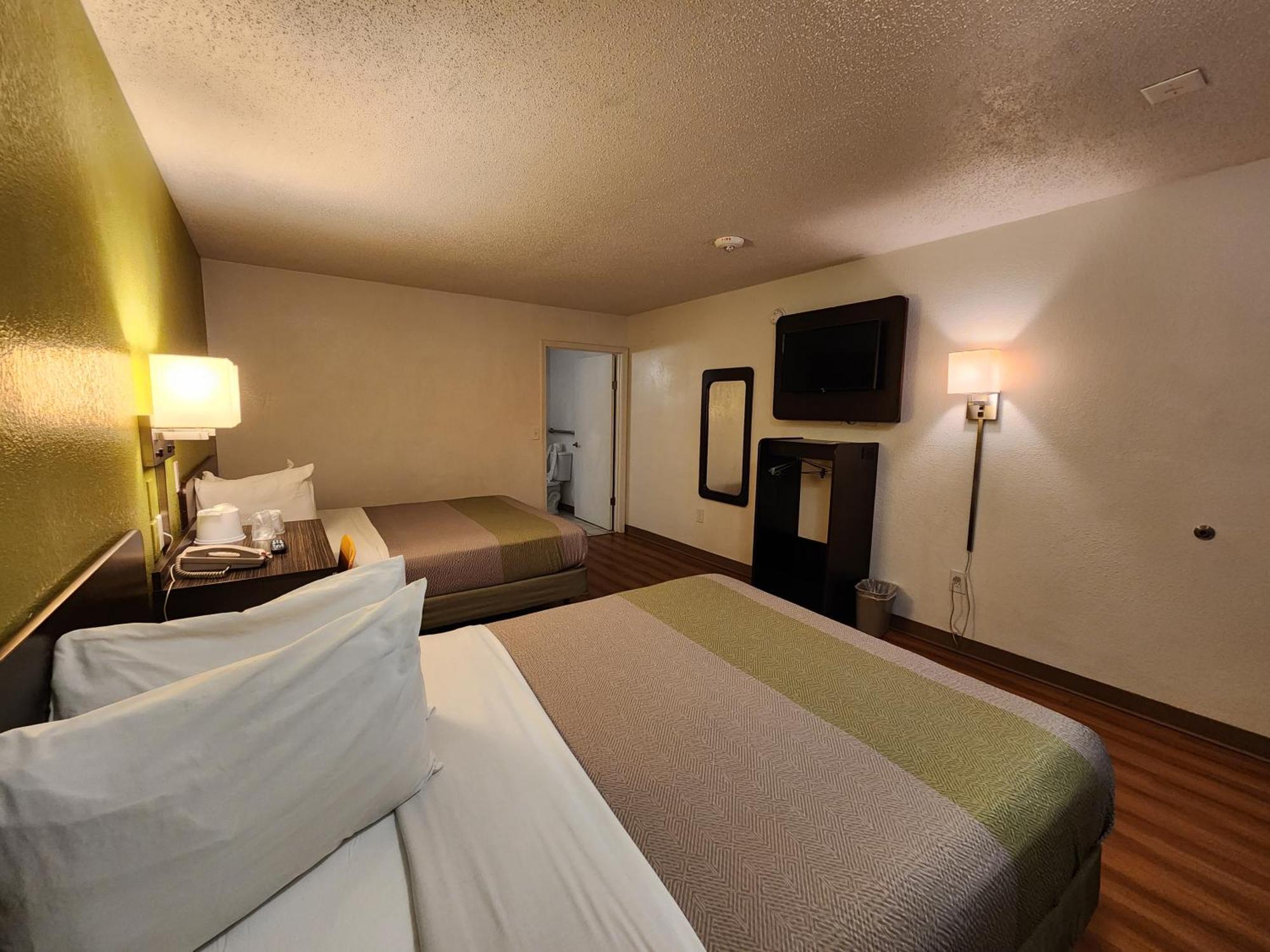 Hotel 6-baytown, Tx - Baytown East Mont Belvieu
