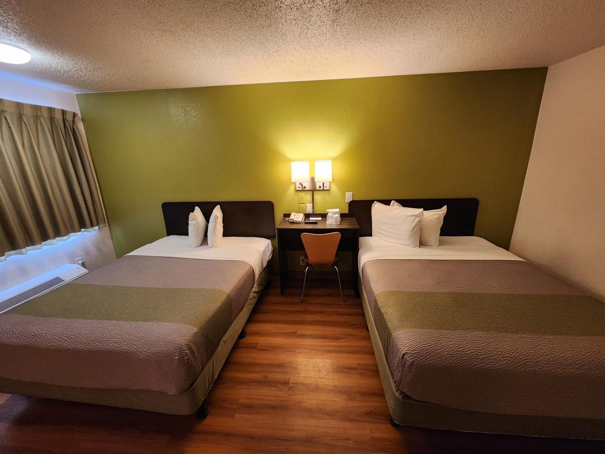 Hotel 6-baytown, Tx - Baytown East Mont Belvieu