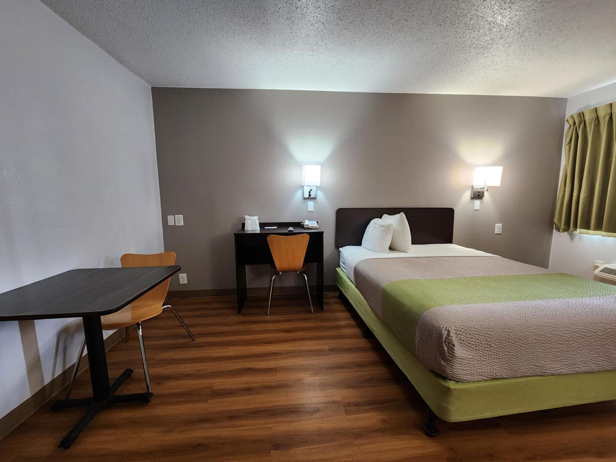 6-baytown, Tx - Baytown East 3*